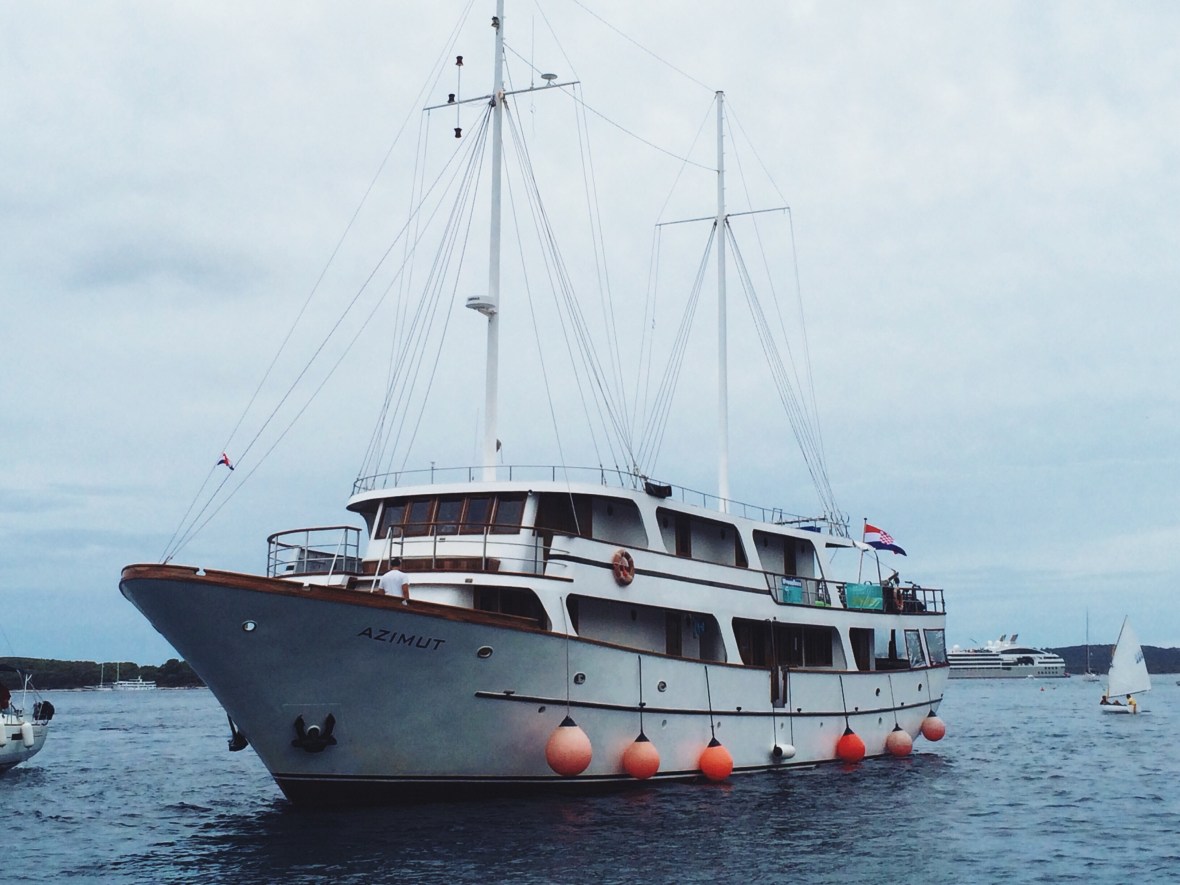 Processed with VSCOcam with lv01 preset